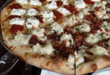 “Transform Leftover Mashed Potatoes into a Mouthwatering Pizza Masterpiece – The Ultimate Comfort Food Hack!”