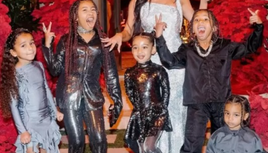 Kim Kardashian Festive Surprise: Bathtub Transformed into a Willy Wonka-Inspired Hot Chocolate Haven for Christmas” Kim Kardashian Festive Surprise: Bathtub Transformed into a Willy Wonka-Inspired Hot Chocolate Haven for Christmas”