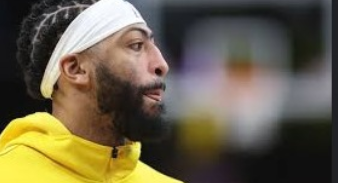 “Injury Setback: Anthony Davis Sidelined Again During Lakers’ Game”